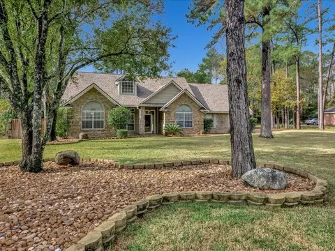 107 Carriage Dr, Lufkin, TX 75904