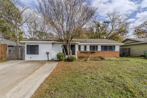 607 N Davis Dr, Arlington, TX 76012