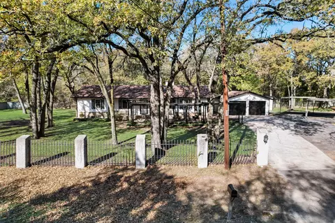 2143 Royal Oaks Dr, Dallas, TX 75253