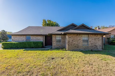 1401 Sunny Glen St, Fort Worth, TX 76134