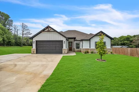 409 W 14th St, Joshua, TX 76058