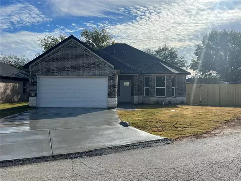 2405 San Gabriel Dr, Granbury, TX 76048
