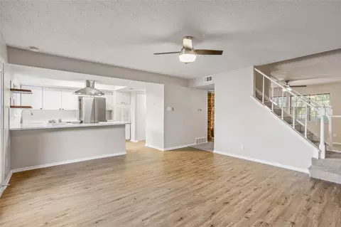 414 Westview Ter, Arlington, TX 76013