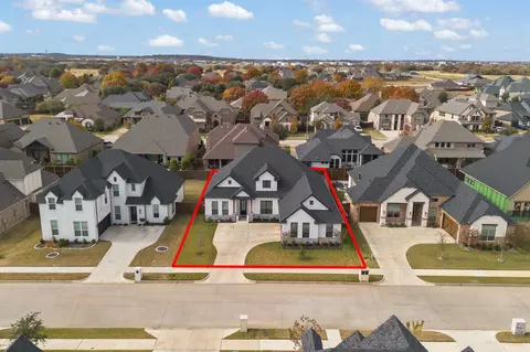 13917 E Riviera Dr, Burleson, TX 76028