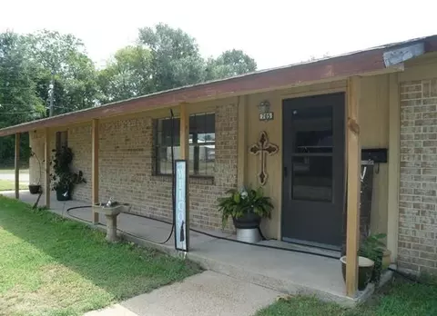 705 Porter St, Mineola, TX 75773