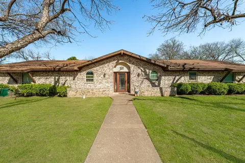 315 S Baker St, Granbury, TX 76048