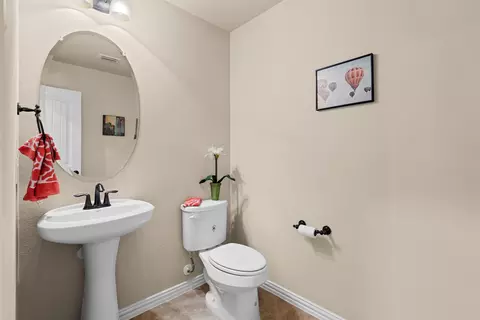Bath - 802 River Birch Ct, Euless, TX 76039 photo 5 of 5