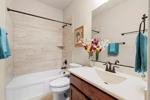 Bath - 802 River Birch Ct, Euless, TX 76039 photo 1 of 5