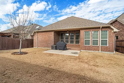 Exterior - 802 River Birch Ct, Euless, TX 76039 photo 2 of 3