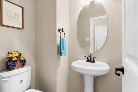 Bath - 802 River Birch Ct, Euless, TX 76039 photo 2 of 5
