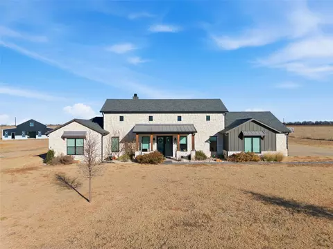 353 Willow Moon Ranch Rd, Crawford, TX 76638