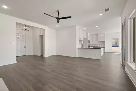 1058 Monaco Ct, Springtown, TX 76082 photo 4