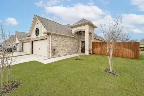 201 Honor Code Pl, Granbury, TX 76049