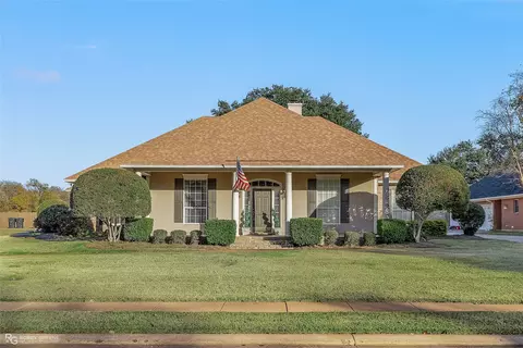 438 Summit Dr, Bossier City, LA 71111