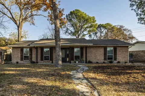 3105 Lynnwood Dr, Arlington, TX 76013