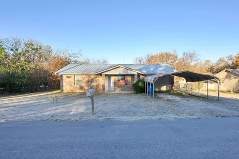 416 S Bowie St, De Leon, TX 76444