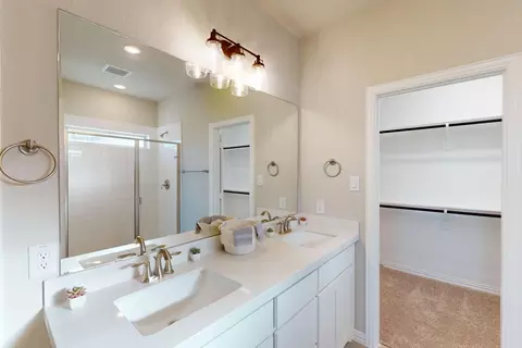 Bath - 5000 Greenbrook Rd, Argyle, TX 76226 photo 1 of 3