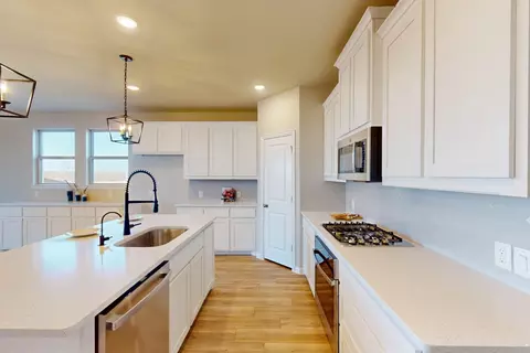 Kitchen - 5000 Greenbrook Rd, Argyle, TX 76226 photo 2 of 5