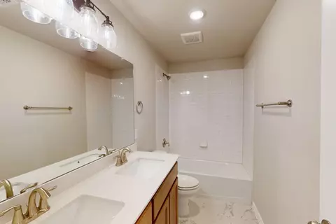 Bath - 5000 Greenbrook Rd, Argyle, TX 76226 photo 2 of 3