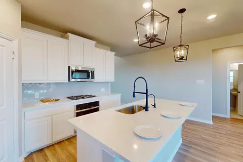 Kitchen - 5000 Greenbrook Rd, Argyle, TX 76226 photo 4 of 5