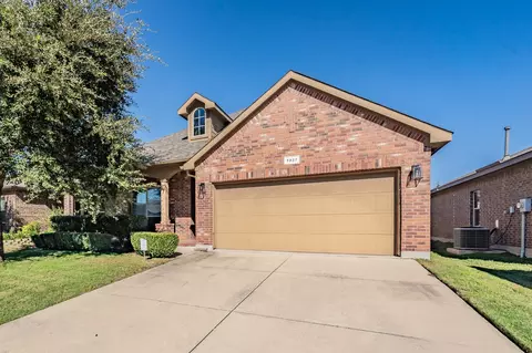 1937 Kachina Lodge Rd, Fort Worth, TX 76131