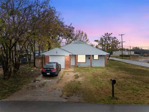 505 E 1st North St, Kaufman, TX 75142