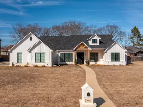 402 Cromwell St, Bullard, TX 75757