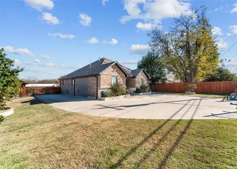 7416 S Lancaster Rd, Dallas, TX 75241