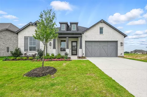 557 Flint Rd, Waxahachie, TX 75167