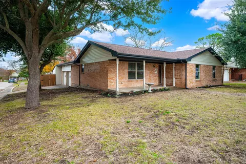 301 Hilltop Ln, Wylie, TX 75098