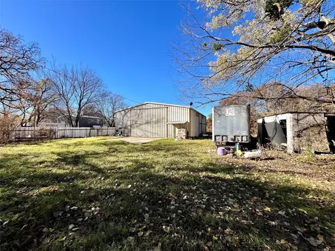 6290 Renwood Dr, Fort Worth, TX 76140