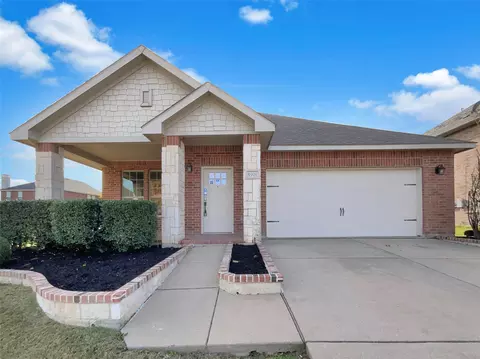 5901 Deck House Rd, Fort Worth, TX 76179