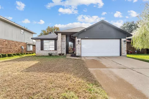 8636 Mystic Trl, Fort Worth, TX 76118