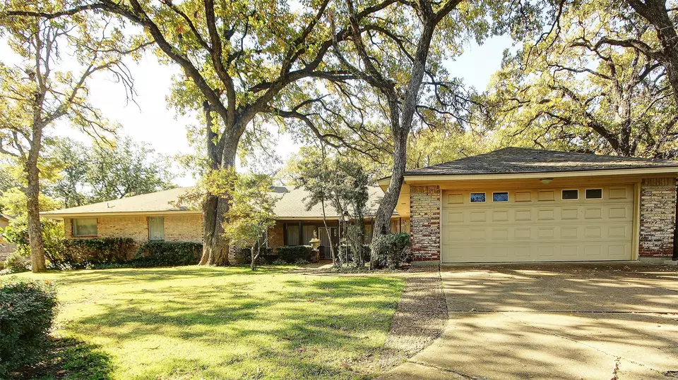  3512 Wingren Dr, Irving, TX 75062 photo 2