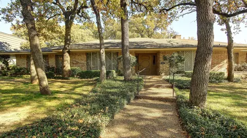 3512 Wingren Dr, Irving, TX 75062