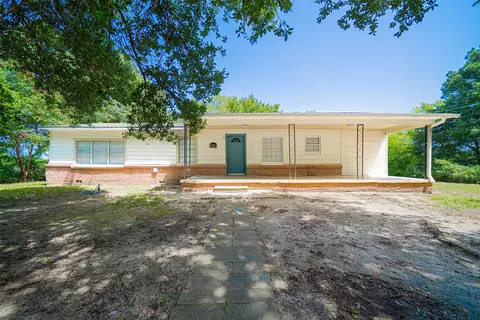 2052 N Philips Springs Rd, Gladewater, TX 75647