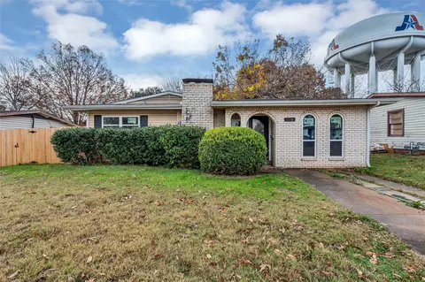 1110 E Lovers Ln, Arlington, TX 76010