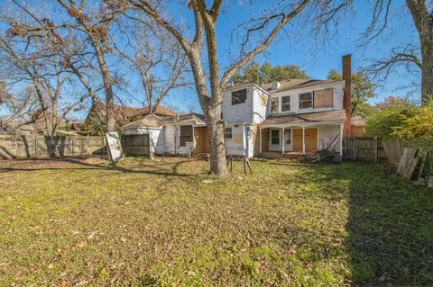 Exterior - 404 Forrest Ave, Cleburne, TX 76033 photo 4 of 7