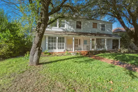 Exterior - 404 Forrest Ave, Cleburne, TX 76033 photo 2 of 7