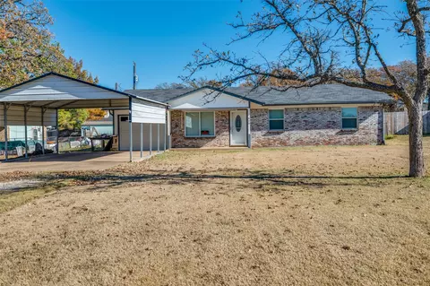 410 Hickorywood St, Azle, TX 76020