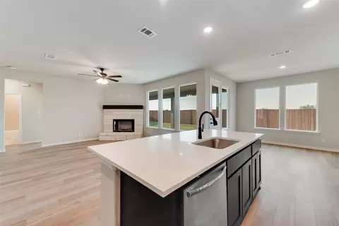 1229 Comal Ln, Springtown, TX 76082 photo 10