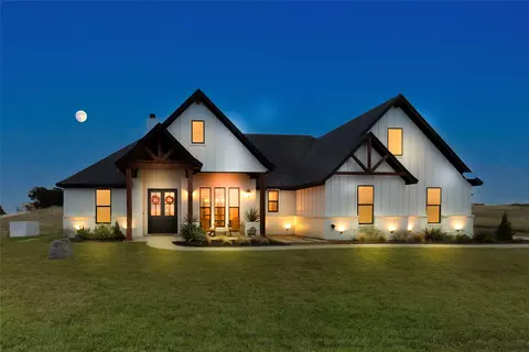 129 Cedar Mountain Dr, Weatherford, TX 76085