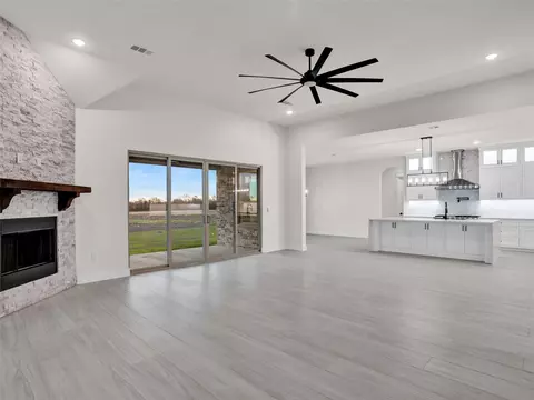 Living - 7604 Cr- 1052, Celeste, TX 75423 photo 3 of 3