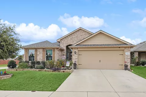 752 Wylie St, Crowley, TX 76036