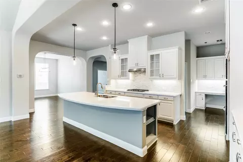 4708 Labrador Ct, Roanoke, TX 76262