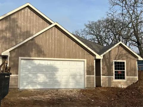 214 Colt Dr, Gainesville, TX 76240