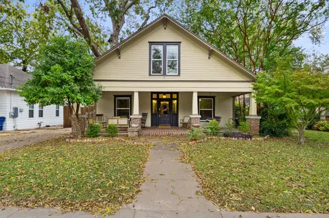1107 W Main St, Waxahachie, TX 75165