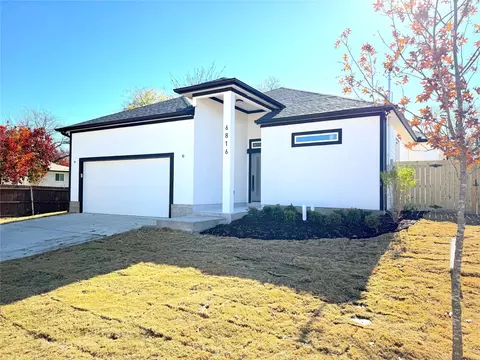 6816 Manor Dr, North Richland Hills, TX 76180