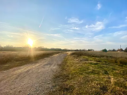 647 Echo Rd, Sunset, TX 76270 photo 4