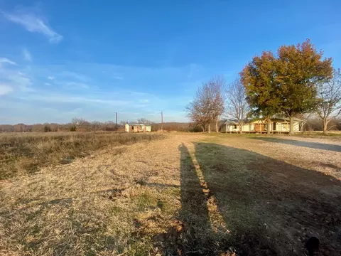 647 Echo Rd, Sunset, TX 76270 photo 6